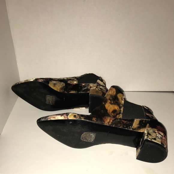 Topshop Chelsea Krazy Pointed Floral Velvet Boots - Picture 7 of 8